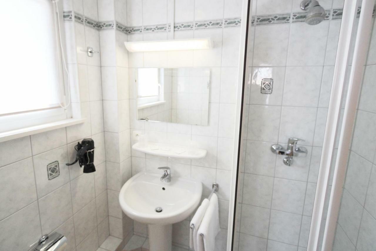 Hotel Restaurant De La Poste Mulhouse Ottmarsheim Bantzenheim Dış mekan fotoğraf